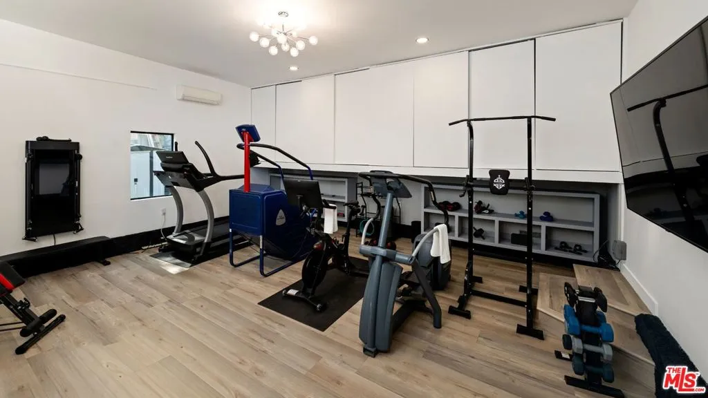 9991 Liebe Drive, Beverly Hills, California 90210 home-pic-18